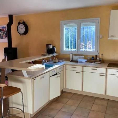 Сasa de vacaciones Maison Lumineuse Avec Jardin, 3 Ch., Proche Centre De Céret, Jusqu'à 6 Pers., Animaux Bienvenus - Fr-1-703-49 *