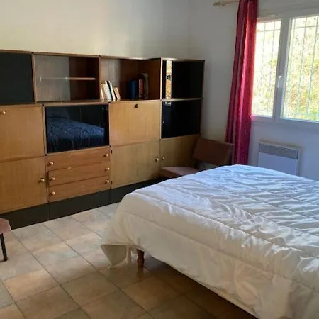 Hébergement de vacances Maison Lumineuse Avec Jardin, 3 Ch., Proche Centre De Céret, Jusqu'à 6 Pers., Animaux Bienvenus - Fr-1-703-49