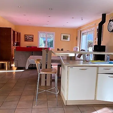 Сasa de vacaciones Maison Lumineuse Avec Jardin, 3 Ch., Proche Centre De Céret, Jusqu'à 6 Pers., Animaux Bienvenus - Fr-1-703-49 *