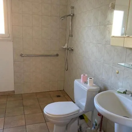 Hébergement de vacances Maison Lumineuse Avec Jardin, 3 Ch., Proche Centre De Céret, Jusqu'à 6 Pers., Animaux Bienvenus - Fr-1-703-49 Céret