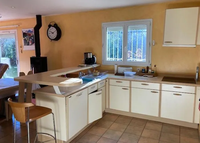 Dom wakacyjny Maison Lumineuse Avec Jardin, 3 Ch., Proche Centre De Ceret, Jusqu'a 6 Pers., Animaux Bienvenus - Fr-1-703-49 *